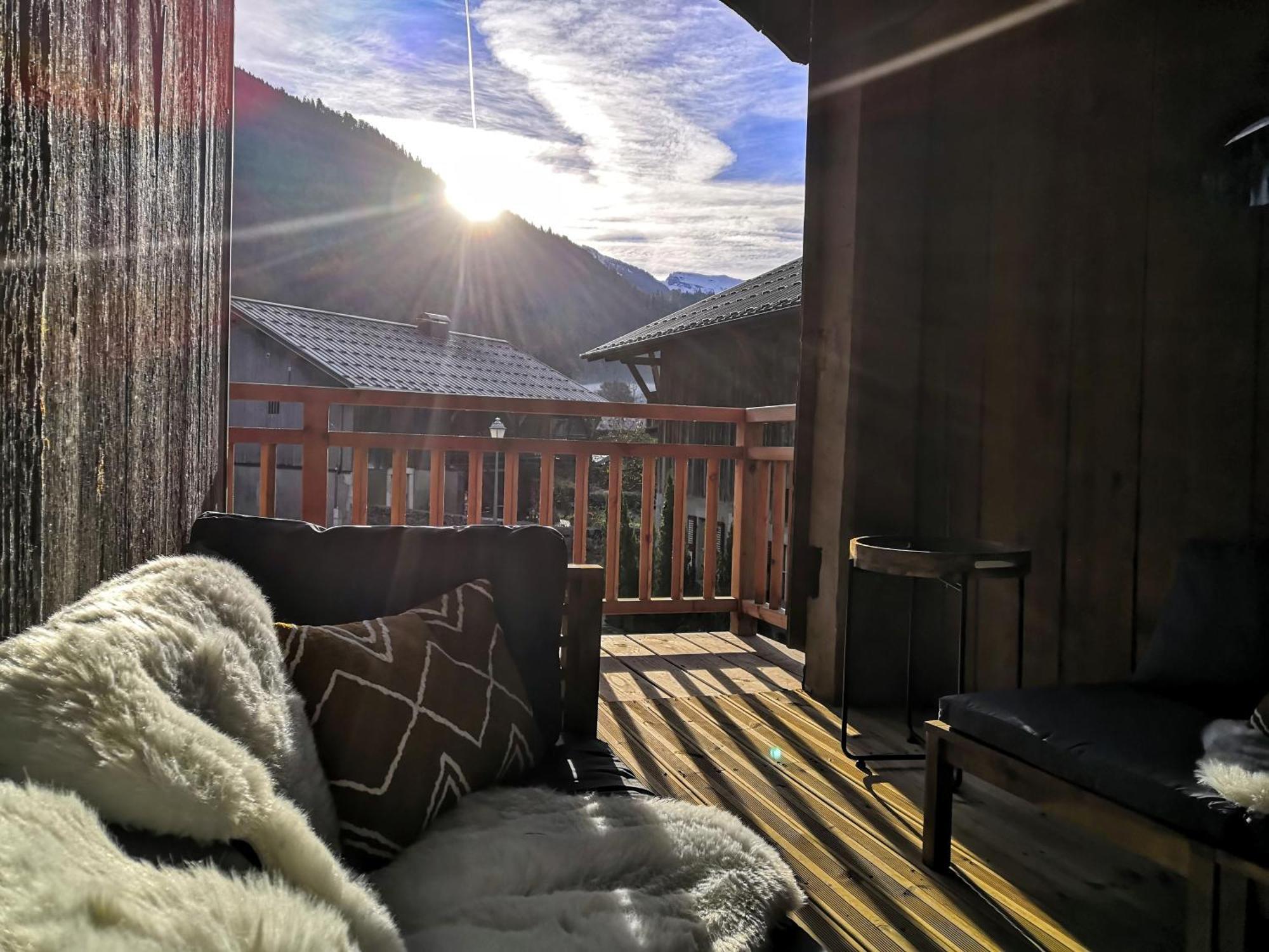 Chez Leon, Jacuzzi Et Sauna Des Le 1Er Septembre 2025 Samoëns Buitenkant foto